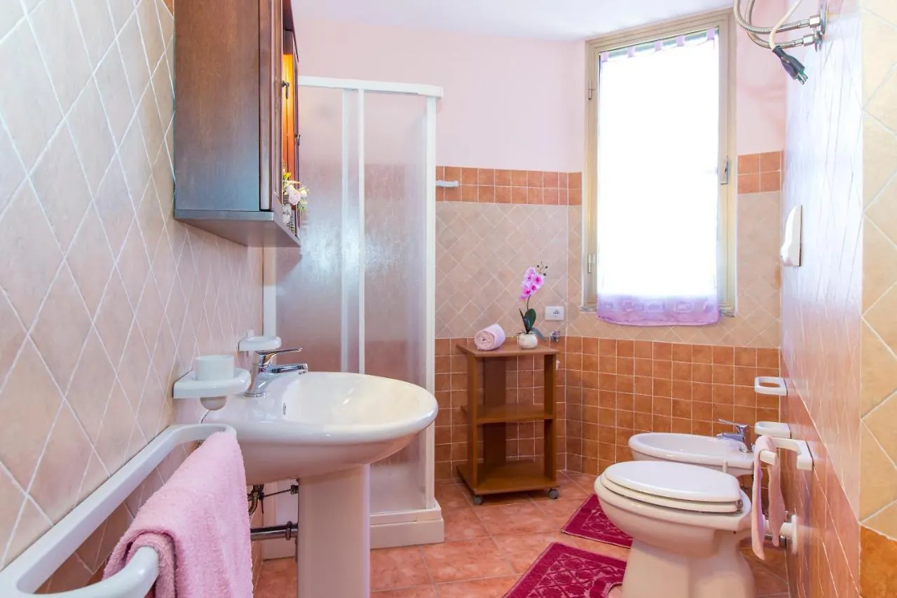 Appartamenti In Villa Con Ampio Giardino Esterno Posada  Semesterbostad Posada (Sardinia)