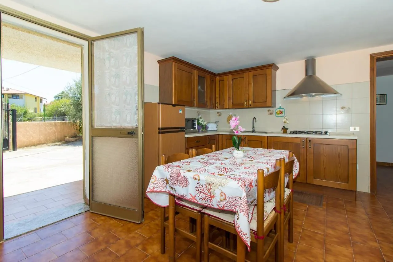 Appartamenti In Villa Con Ampio Giardino Esterno Posada