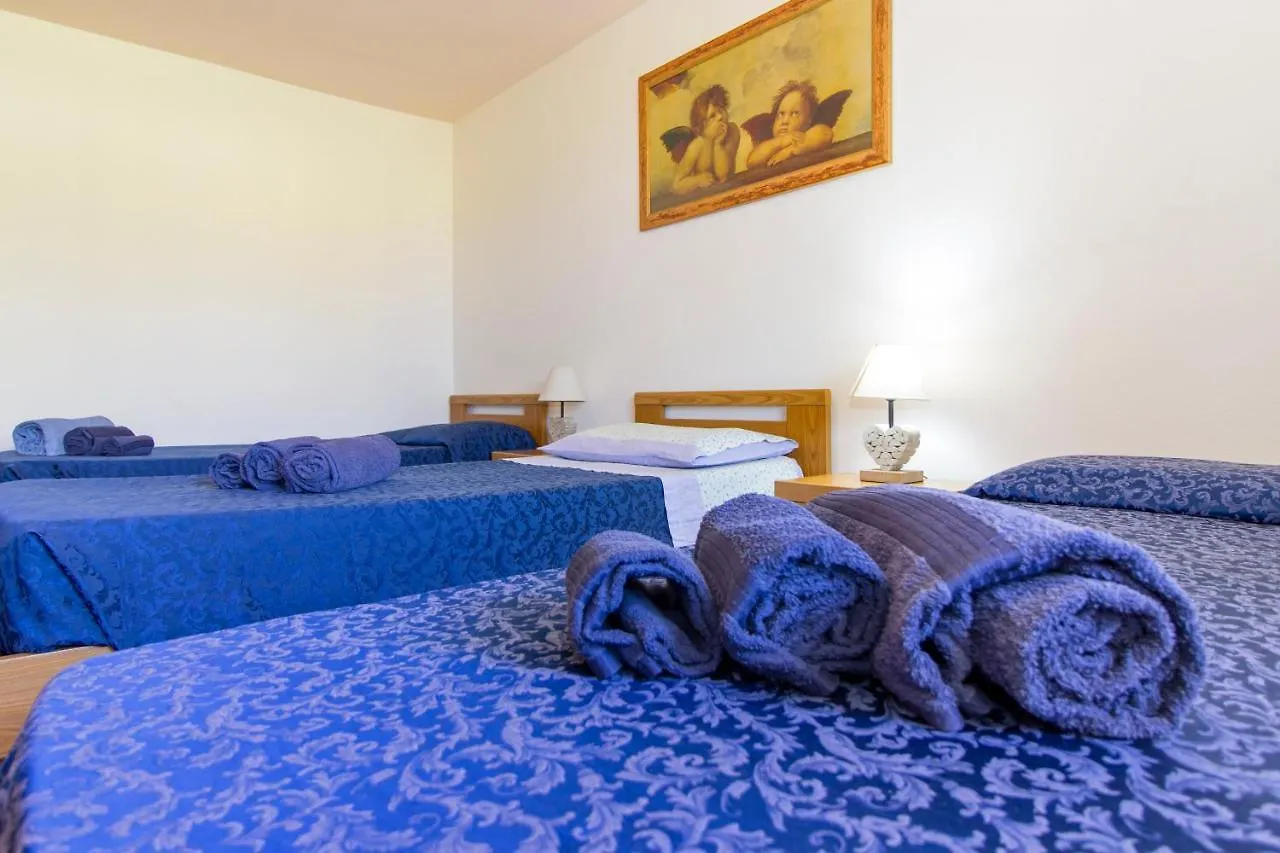 Appartamenti In Villa Con Ampio Giardino Esterno Посада 0*,  Италия